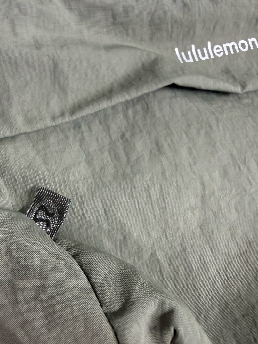 Lululemon Clean Lines Crossbody Bag - Olive Green - Picture 8 of 8